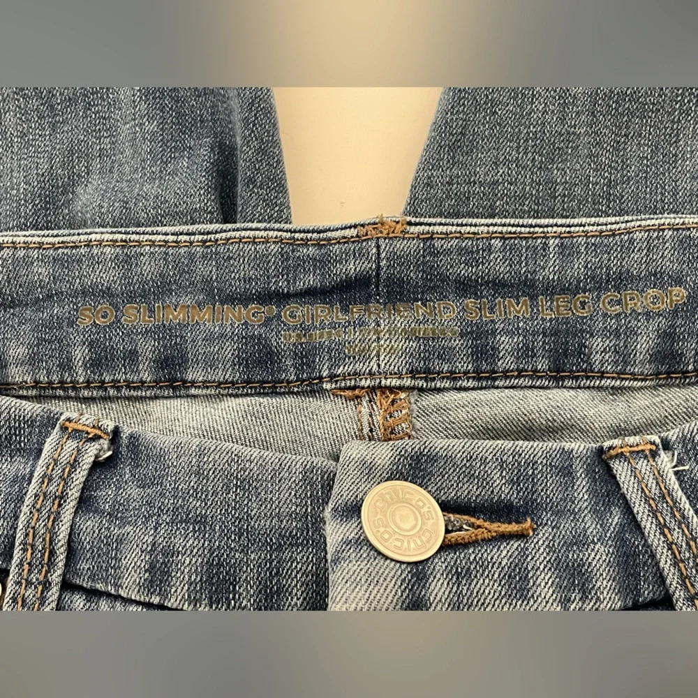 CHICO’S Girlfriend So Slimming Cropped Jean Braided Side Trim Light Wash Size 6